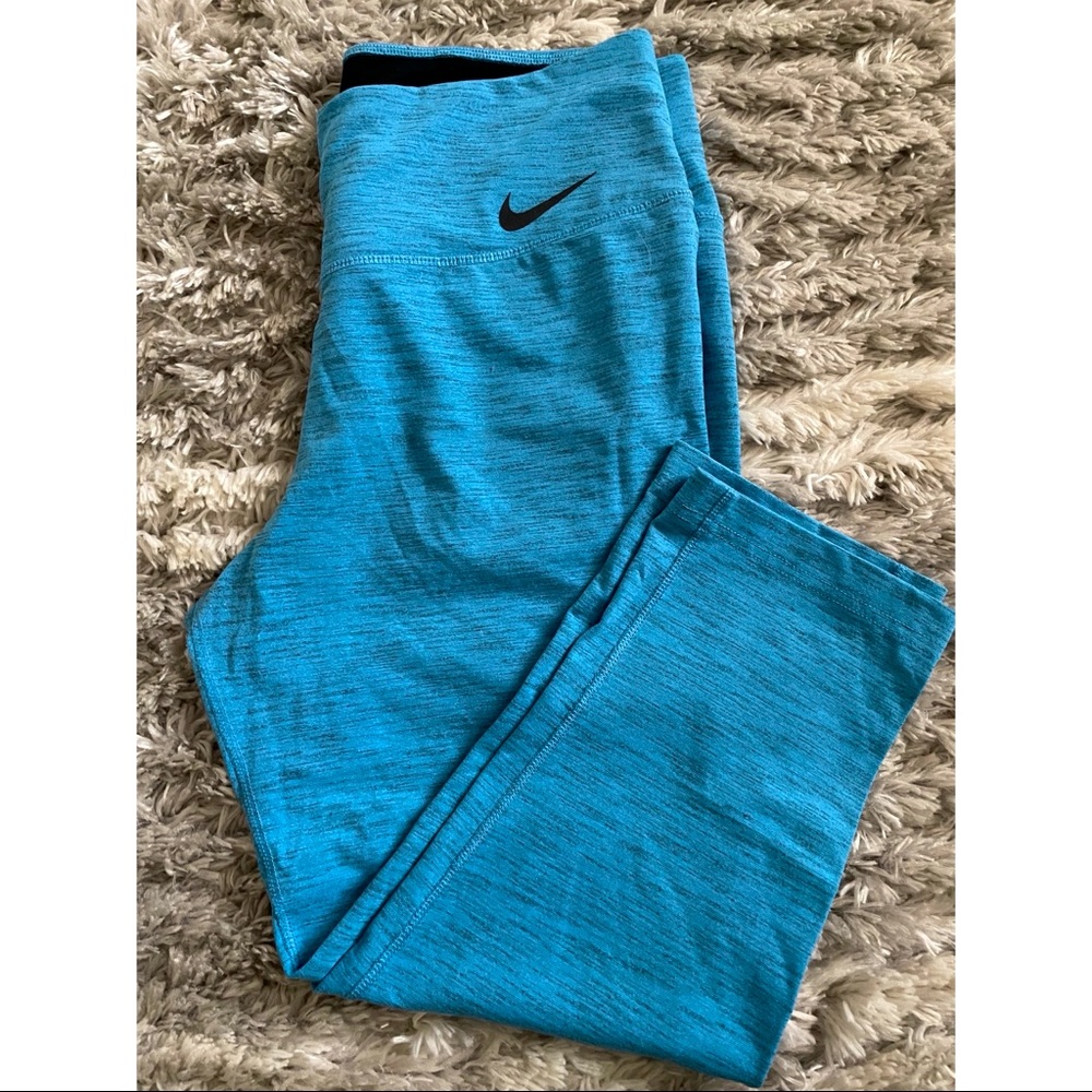 Nike capri leggings